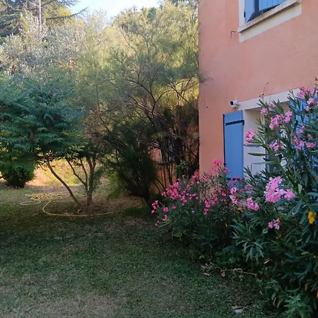 Etage Privatif Au Calme - 2 & Salle De Bains Bed & Breakfast 3*