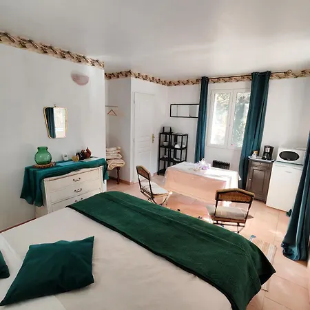 Etage Privatif Au Calme - 2 & Salle De Bains 3*