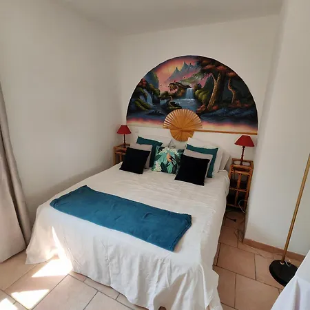 Etage Privatif Au Calme - 2 & Salle De Bains 3*