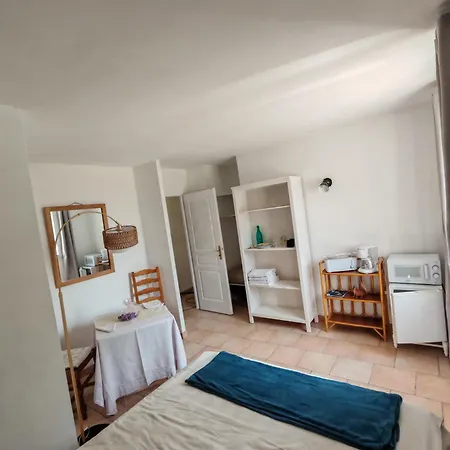 Etage Privatif Au Calme - 2 & Salle De Bains Bed & Breakfast